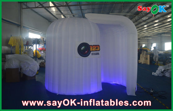 Werbungs-Stand zeigt rosa aufblasbare Beleuchtung/das Säubern von aufblasbaren Ständen mit LOGO an