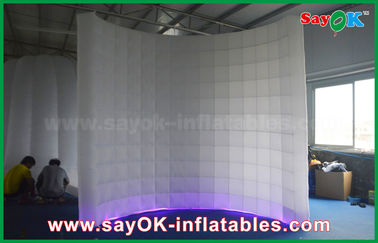 Aufblasbarer aufblasbarer LED Wand-Hintergrund der Partei-Dekorations-3mLx2.3mH mit Farbänderndem Licht für das Machen des Fotos