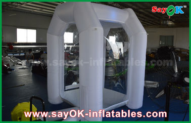 1,5 * 1,5 * 2.5m weiße kundenspezifische aufblasbare Produkte fertigten aufblasbares Kasten-Zelt besonders an