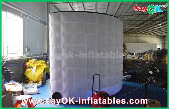 Weihnachtspassfotoautomat-Schwarz-/weißeaufblasbare geführte beleuchtende Wand aufblasbares Photobooth für Hochzeits-Ereignis