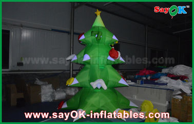 Grüner aufblasbarer Nylonweihnachtsbaum LED, der 2.5mm Nylon für Weihnachten beleuchtet