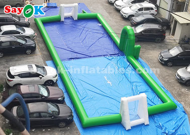 Aufblasbarer kommerzieller aufblasbarer Fußballplatz 20*8m Fußballspiel-grüne Farbe-PVCs 2 Jahre Garantie-