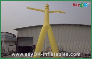 Aufblasbarer Luft-Mann, der 5m gelben aufblasbaren doppelten Bein-Himmel/Air-Tänzer For Sale annonciert