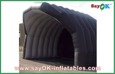 Aufblasbare Luft-festes Zelt, das schwarzes großes aufblasbares Zelt-Haus für das Kampieren baut