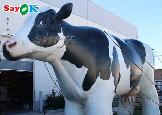 Aufblasbare Zeichentrickfiguren PVC-Tarnenteppich Aufblasbare Milchkuh für die Dekoration der Farm