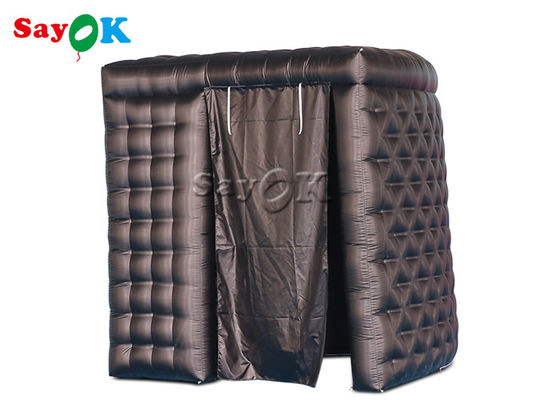 Aufblasbare schwarze aufblasbare gebogene Passfotoautomat-Doppeltüren des Festzelt-2.4mH 7.87FT mit Vorhang